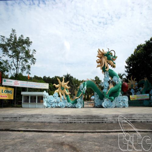 Dinh Độc Lập - Đầm Sen